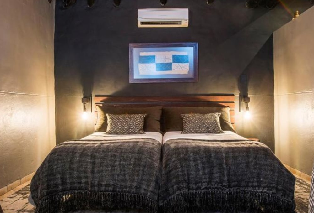 Ai Aiba The Rock Painting Lodge